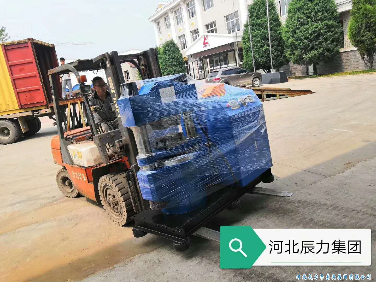 鋼絲繩纏放繩機(jī)器，鋼絲繩索具壓制機(jī)器，集體裝柜發(fā)貨